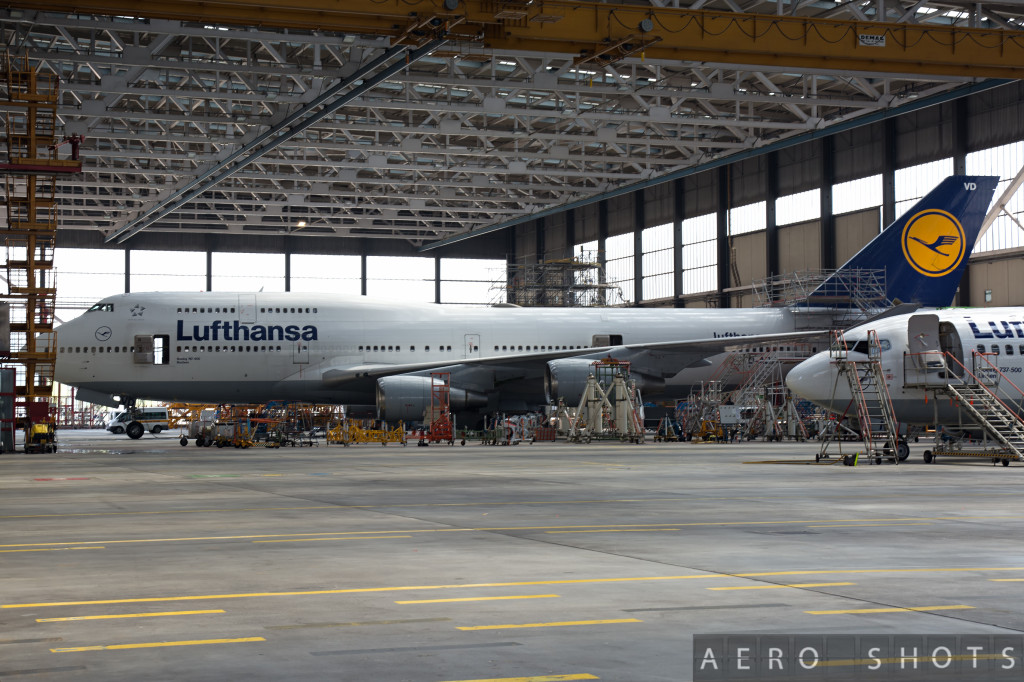 Lufthansa's D-ABVD, 'Bochum' joined the fleet in May 1990.