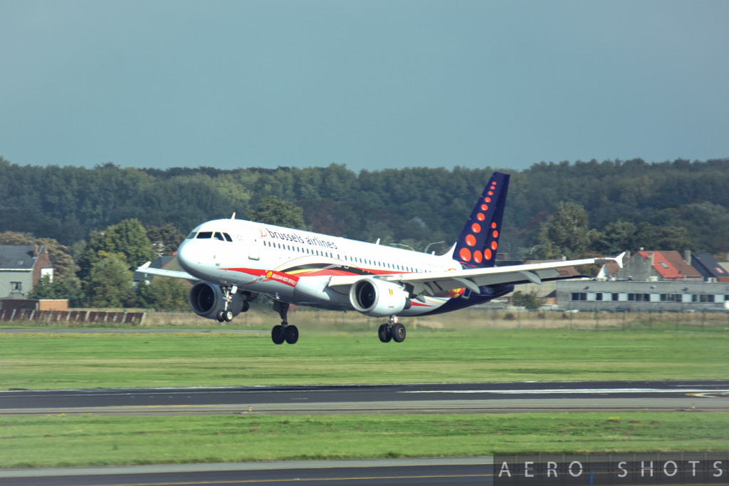Brussels' A320 marked in a Red Devils tribute livery. 