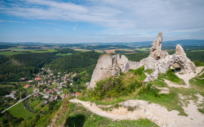Slovakia’s Čachticky Hrad: Home Of Elizabeth Bathory – The Lady Vampire