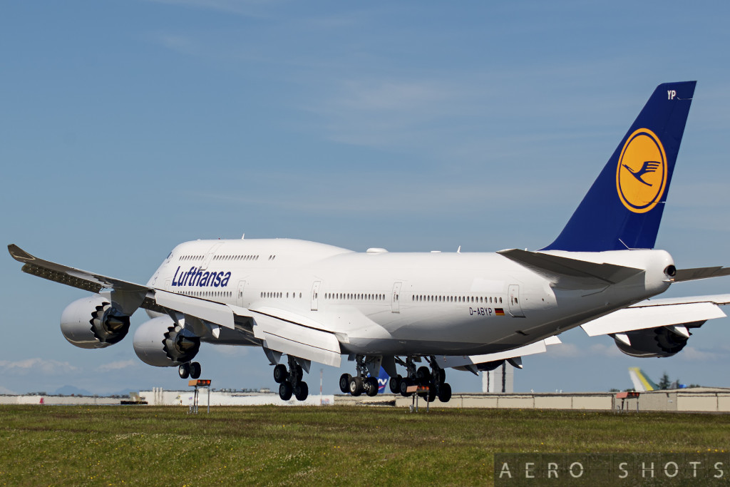 Lufthansa_D-ABYP_747-8i_Paine_PAE