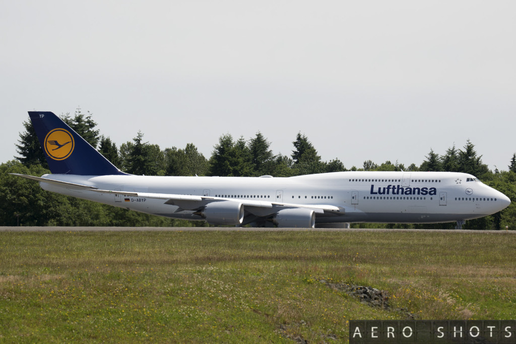 Lufthansa_D-ABYP_747-8i_Paine_PAE_6