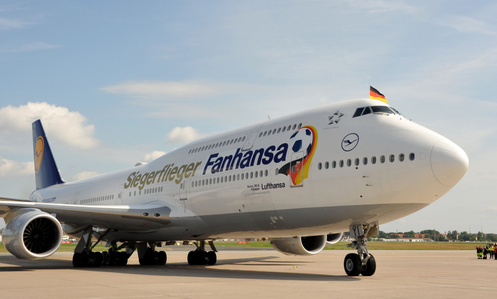 Fans will be able to enjoy the livery for another 2 years!   Photo courtesy of Lufthansa.