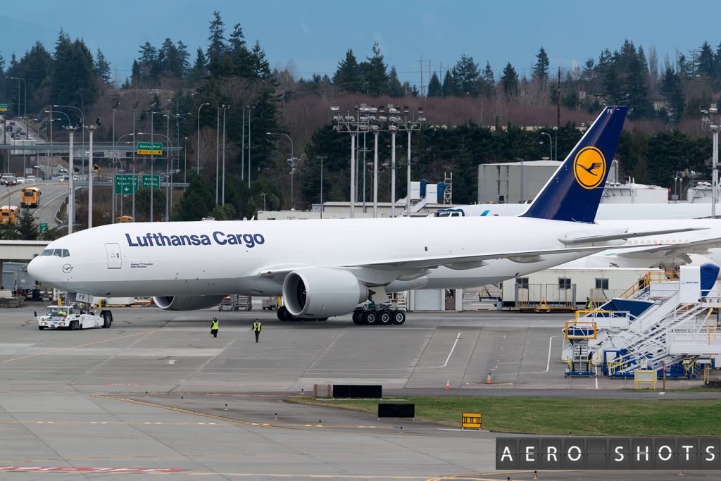 Lufthansa_Cargo_777F_D-ALFE_PAE_Paine