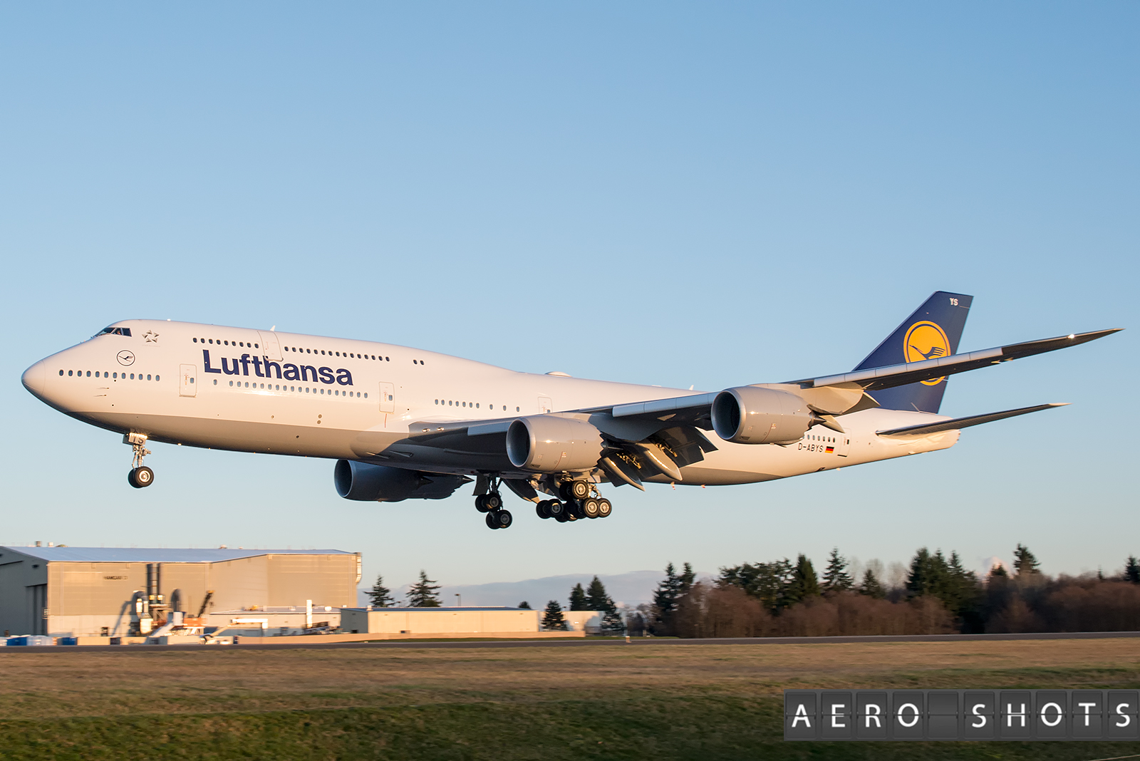 Lufthansa_LH_747-8i_D-ABYS_Paine_12