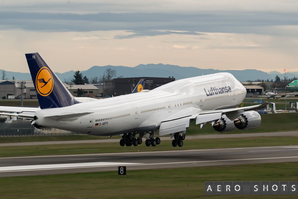 Lufthansa_LH_747-8i_D-ABYS_Paine_PAE_9