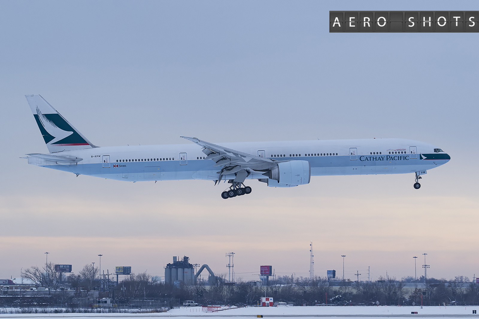 Cathay_CX_777_B-KPW_Chicago_ORD