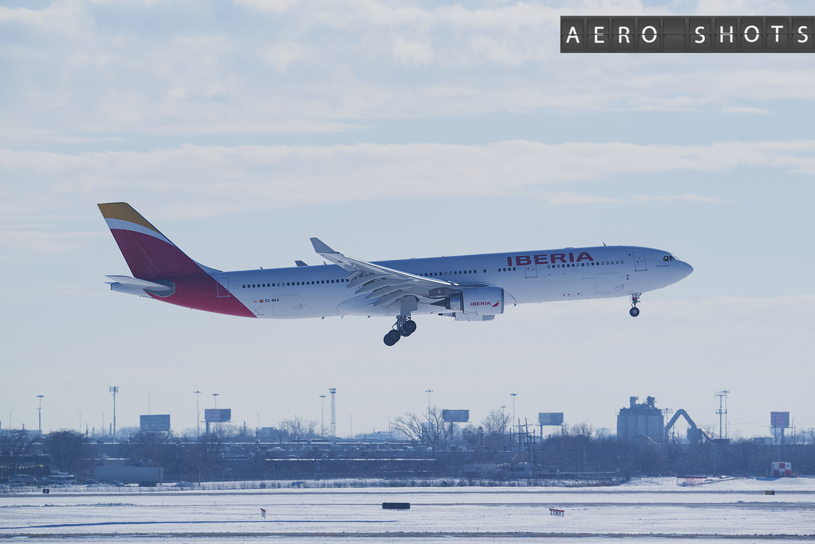Iberia_EC-MAA_A330_Chicago_ORD