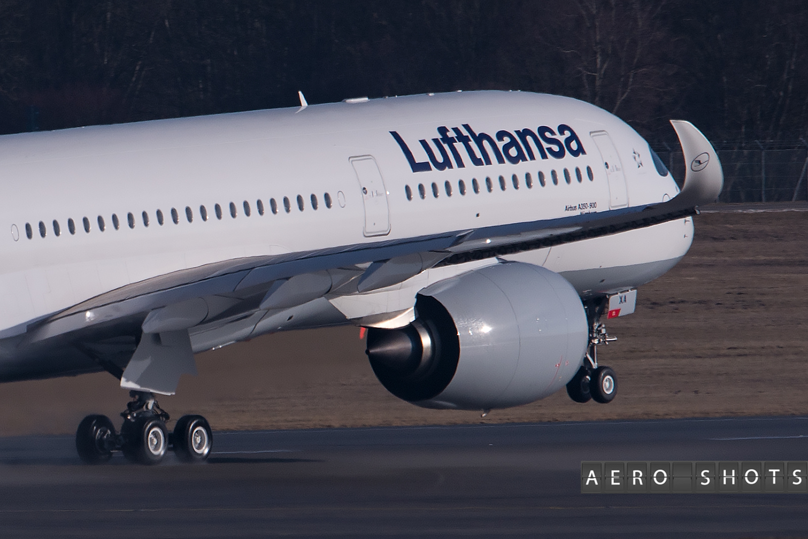 LUFTHANSA's A350 Debuts A New Economy Class Cabin - Lufthansa Flyer